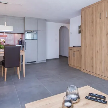 Apartment Dom - Skiin-skiout By Interhome